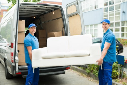 Man and van service helping with a home move in Riddlesdown